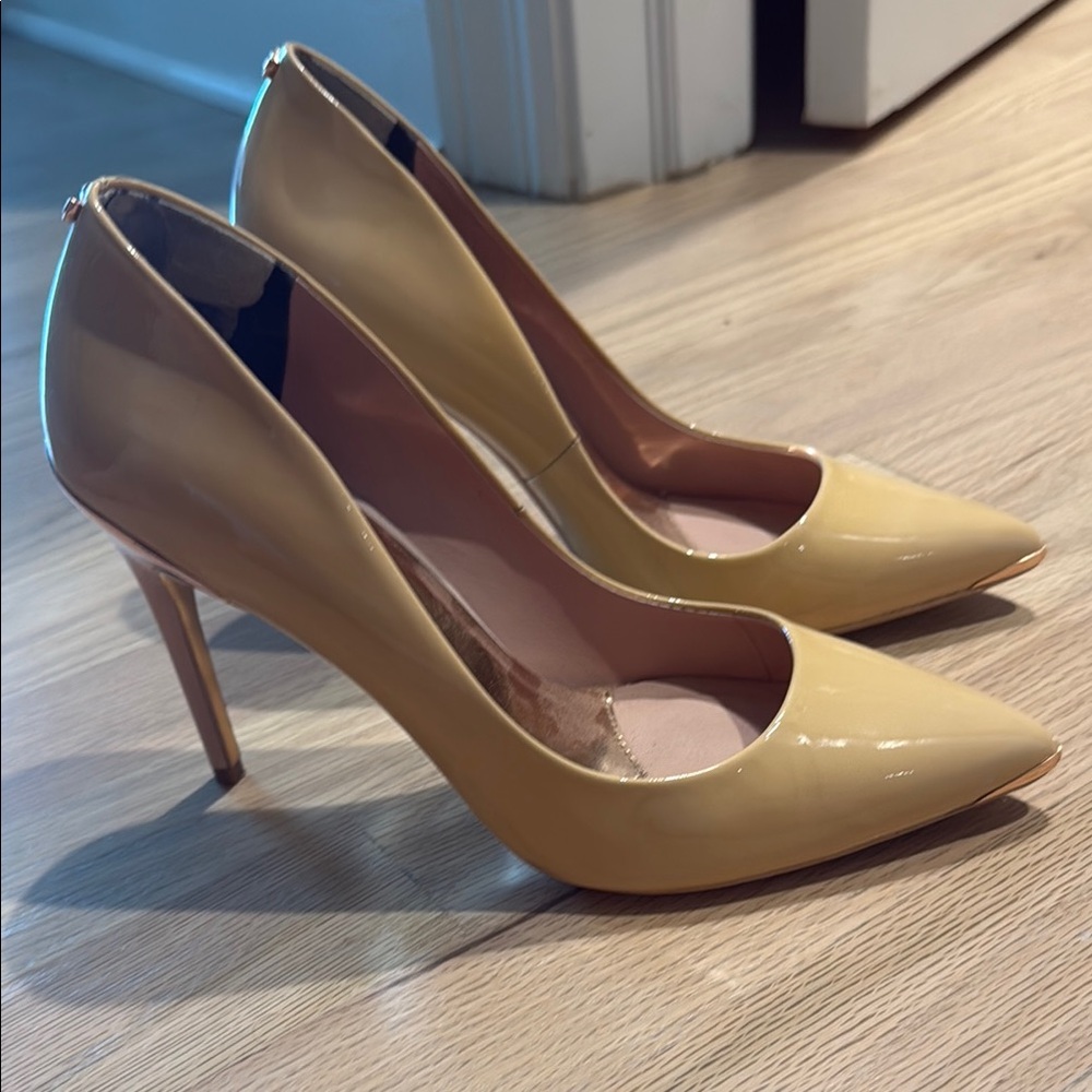 Ted Baker London Patent Beige Heels